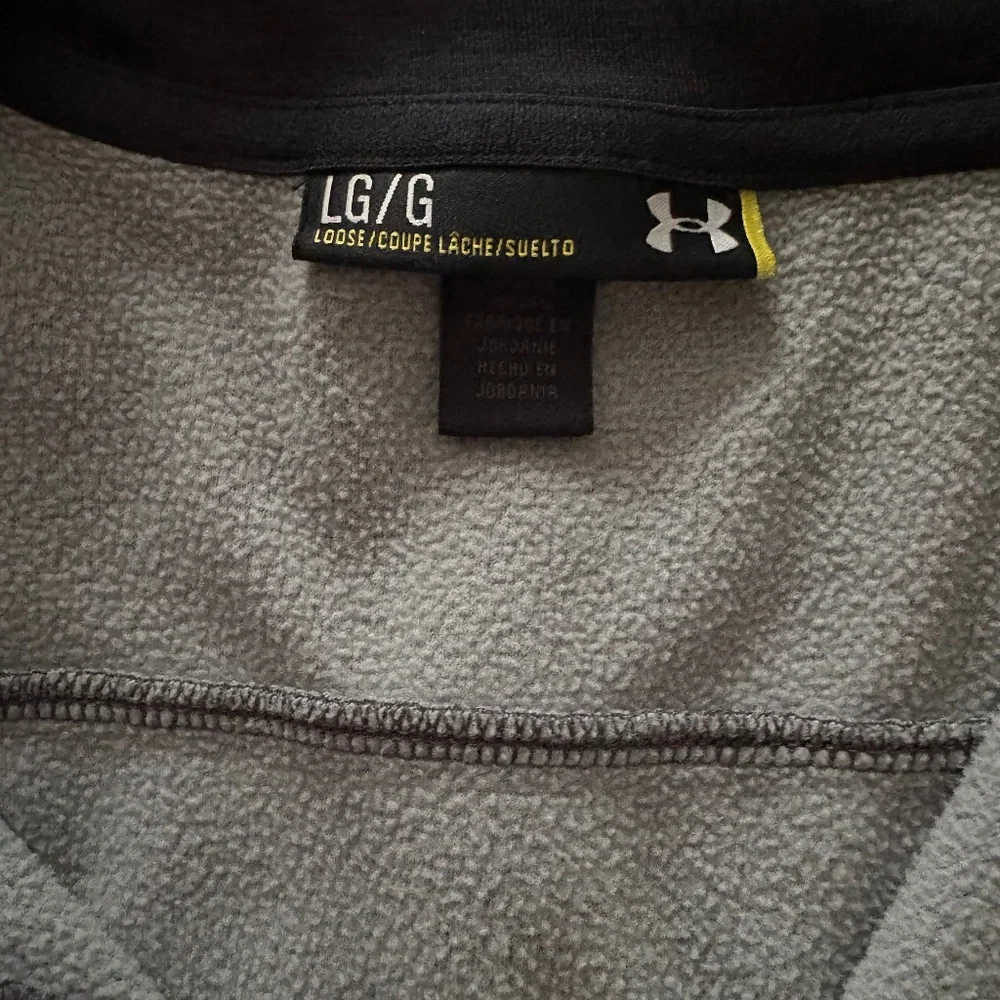 Under Armour Size Large Gray Quarter Zip - Picture 5 of 5